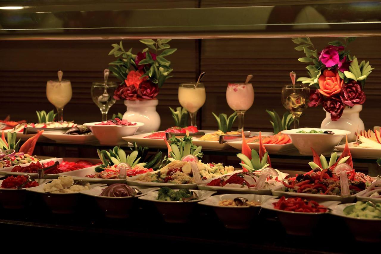 Pickalbatros Blu Spa Resort - Adults Friendly 16 Years Plus- Ultra All-Inclusive 후르가다 외부 사진 A salad bar
