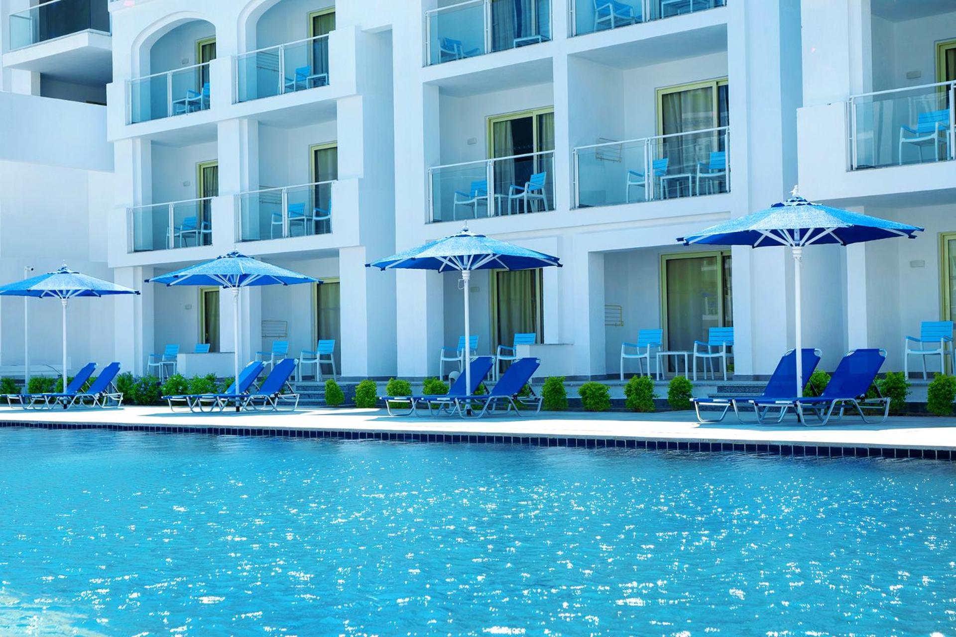 Pickalbatros Blu Spa Resort - Adults Friendly 16 Years Plus- Ultra All-Inclusive 후르가다 외부 사진 The swimming pool at the hotel